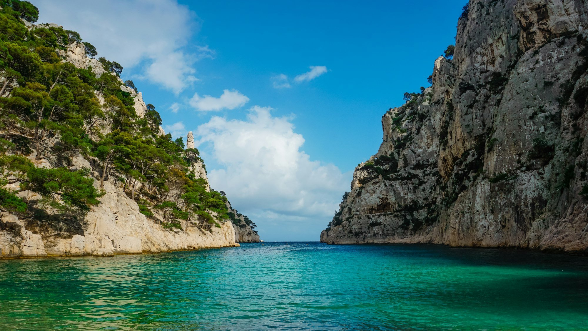 L’entrée de la calanque d’En-Vau et son eau émeraude